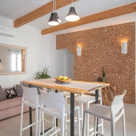 La Via And Terrace Apartment