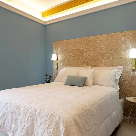 Guest house La Via And Terrace Olbia
